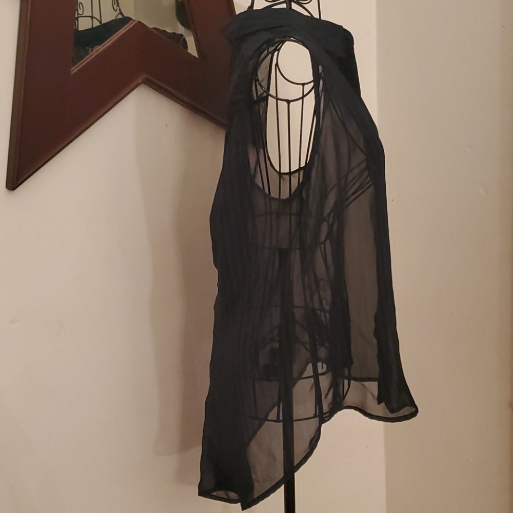 Forever 21 sheer top size Medium - Picture 4 of 6